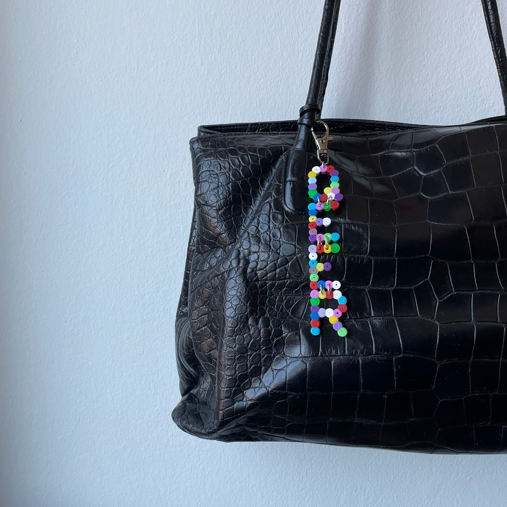 Breloque QUEER - Multicolore – Image 2